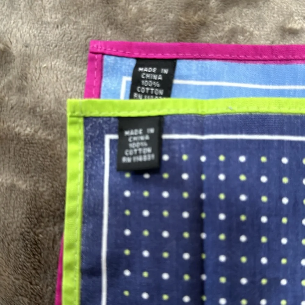 2 Men’s Pocket Squares. 100% cotton. With polka dots and Borders. - Picture 2 of 4